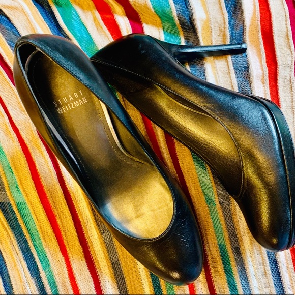 stuart weitzman black leather pumps